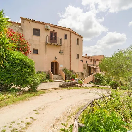 Lovely In With Kitchen Holiday home *